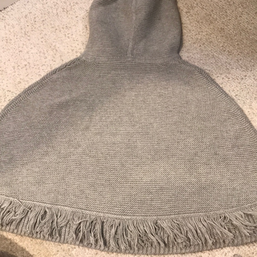 GAP Poncho - Picture 3 of 3